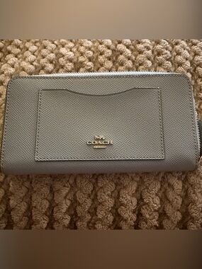 Coach Light Blue Zip Wallet with Silver Logo NWOT